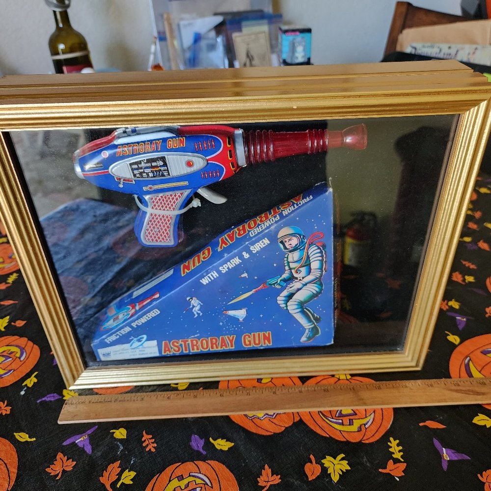Vintage Astroray Space Gun Toy COTC Friction Sparking Original Box 70s